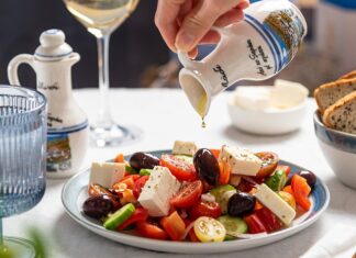 Czy prawdziwa feta jest słona? Czy prawdziwa feta jest słona?