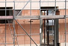 Czym najlepiej ocieplić budę dla psa?