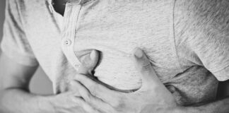 Czy zamykanie psa na noc w klatce?