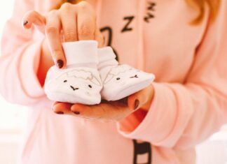 Skarpetki dla niemowląt a rozwój stopy – jakie cechy powinny mieć idealne skarpetki? Skarpetki dla niemowląt a rozwój stopy